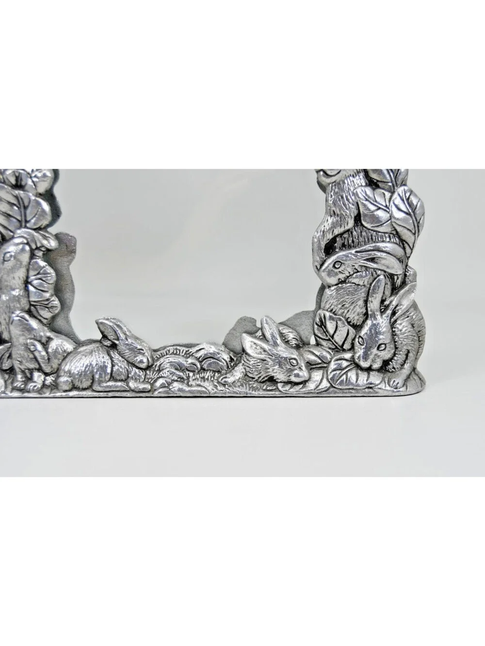 Vintage Arthur Court Bunny Rabbit Cast Aluminum Floating Picture Frame 1989 5x7